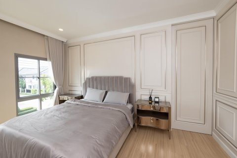 Condominio de 4 dormitorios en Bang Phli Yai, Tailandia № 133927 - foto 7
