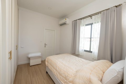 Condominio de 4 dormitorios en Bang Phli Yai, Tailandia № 133927 - foto 8