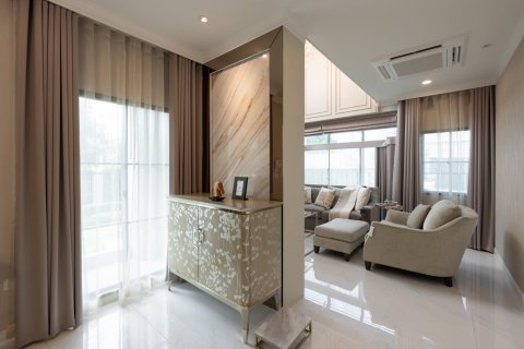 Condominio de 4 dormitorios en Bang Phli Yai, Tailandia № 133927 - foto 3