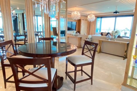 Condominio de 3 dormitorios en Bang Rak, Bangkok, Tailandia № 133931 - foto 4