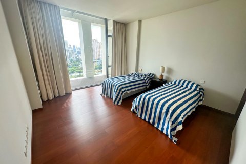 Condominio de 4 dormitorios en Bangkok, Tailandia № 70900 - foto 15