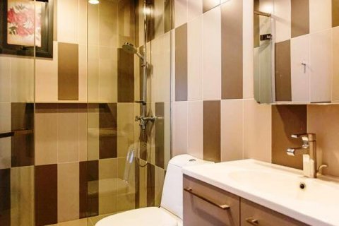 Condominio de 2 dormitorios en Bangkok, Tailandia № 70901 - foto 19