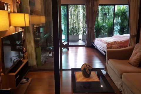 Condominio de 1 dormitorio en Khlong Toei, Bangkok, Tailandia № 48105 - foto 2