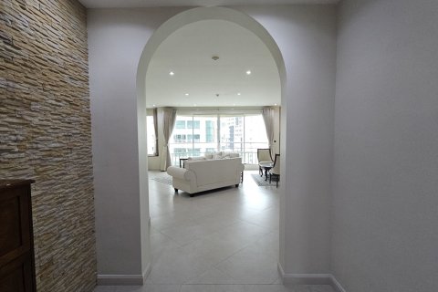 Condominio de 4 dormitorios en Watthana, Bangkok, Tailandia № 201236 - foto 6