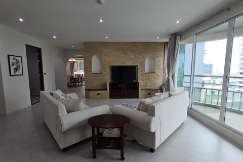 Condominio de 4 dormitorios en Watthana, Bangkok, Tailandia № 201236 - foto 10
