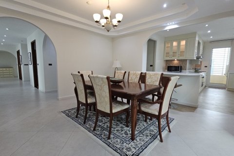 Condominio de 4 dormitorios en Watthana, Bangkok, Tailandia № 201236 - foto 3