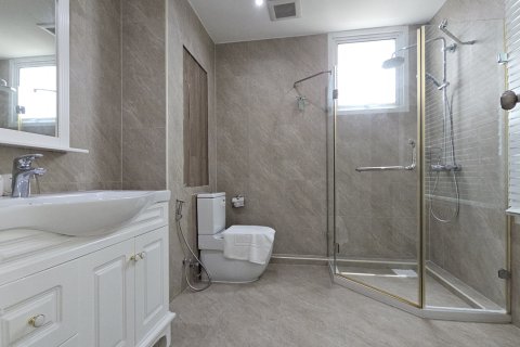 Condominio de 4 dormitorios en Watthana, Bangkok, Tailandia № 201236 - foto 18