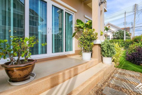 Casa de 5 dormitorios en Chiang Mai, Tailandia № 122796 - foto 4