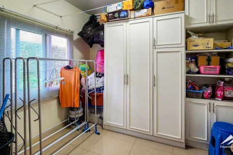 Casa de 5 dormitorios en Chiang Mai, Tailandia № 122796 - foto 27
