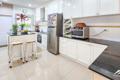 Casa de 5 dormitorios en Chiang Mai, Tailandia № 122796 - foto 22