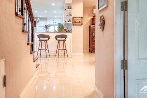Casa de 5 dormitorios en Chiang Mai, Tailandia № 122796 - foto 16