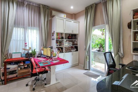 Casa de 5 dormitorios en Chiang Mai, Tailandia № 122796 - foto 13