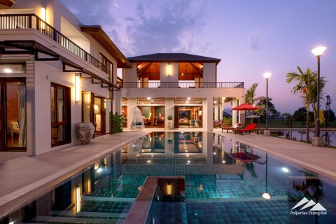 Chalet de 5 dormitorios en Chiang Mai, Tailandia № 122799 - foto 3