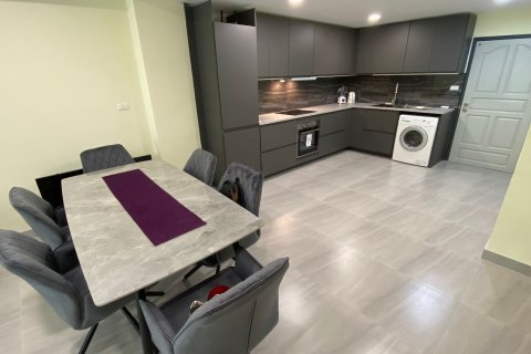 Apartamento de 2 dormitorios en Rawai, Tailandia № 209721 - foto 11