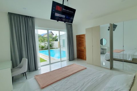 Chalet de 3 dormitorios en Rawai, Tailandia № 209720 - foto 17