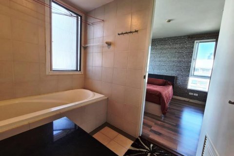 Condominio de 2 dormitorios en Bangkok, Tailandia № 66114 - foto 11