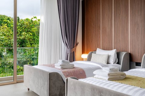 Chalet de 4 dormitorios en Phuket, Tailandia № 151160 - foto 28