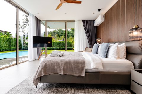 Chalet de 4 dormitorios en Phuket, Tailandia № 151160 - foto 12