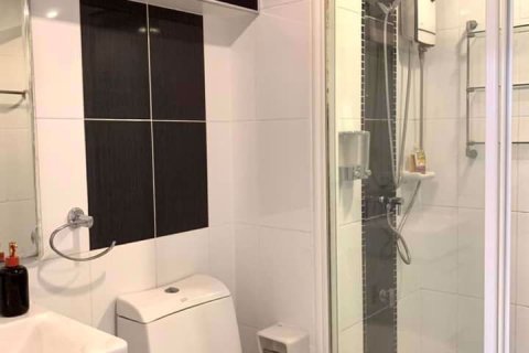 Condominio de 2 dormitorios en Huai Khwang, Bangkok, Tailandia № 47482 - foto 12
