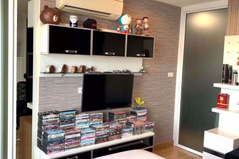 Condominio de 2 dormitorios en Huai Khwang, Bangkok, Tailandia № 47482 - foto 11