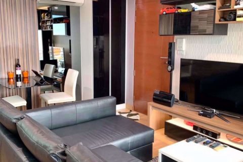 Condominio de 2 dormitorios en Huai Khwang, Bangkok, Tailandia № 47482 - foto 2