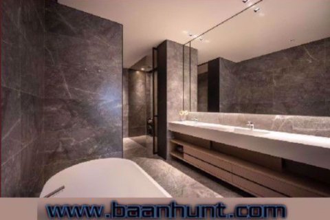 Condominio de 3 dormitorios en Khlong San, Bangkok, Tailandia № 47483 - foto 20