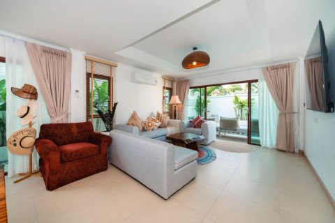 Chalet de 6 dormitorios en Phuket, Tailandia № 172870 - foto 6