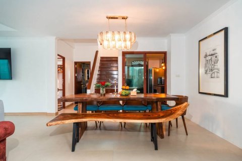 Chalet de 6 dormitorios en Phuket, Tailandia № 172870 - foto 8