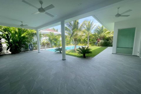Chalet de 3 dormitorios en Hua Hin, Tailandia № 172868 - foto 3