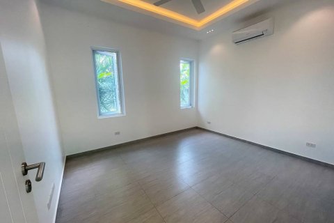 Chalet de 3 dormitorios en Hua Hin, Tailandia № 172868 - foto 9