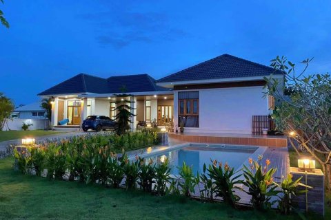 Chalet de 6 dormitorios en Chiang Mai, Tailandia № 155378 - foto 2