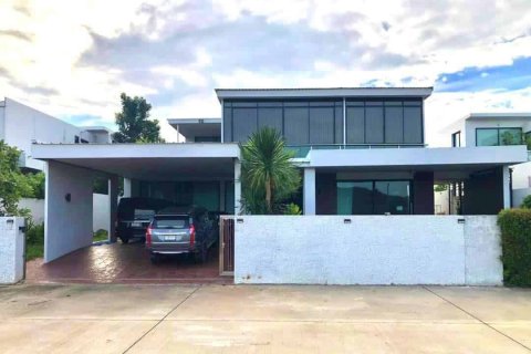 Chalet de 4 dormitorios en Chiang Mai, Tailandia № 155377