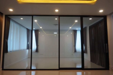 Chalet de 4 dormitorios en Chiang Mai, Tailandia № 155377 - foto 9