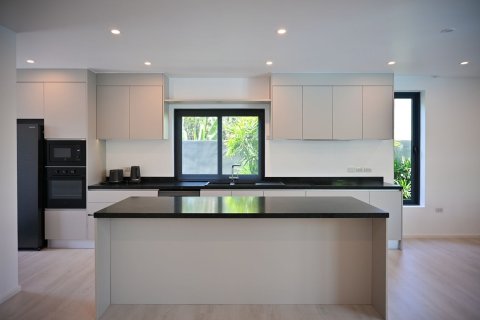 Chalet de 4 dormitorios en Phuket, Tailandia № 151703 - foto 7
