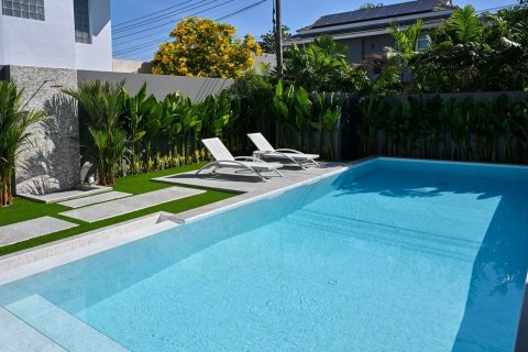 Chalet de 4 dormitorios en Phuket, Tailandia № 151703 - foto 27