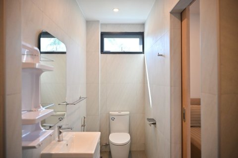 Chalet de 4 dormitorios en Phuket, Tailandia № 151703 - foto 26
