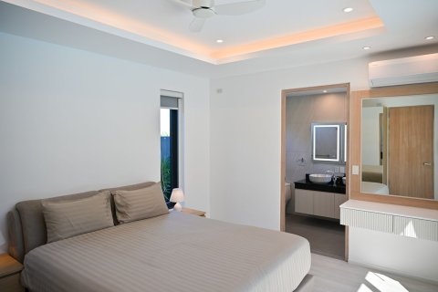 Chalet de 4 dormitorios en Phuket, Tailandia № 151703 - foto 23