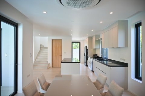 Chalet de 4 dormitorios en Phuket, Tailandia № 151703 - foto 11