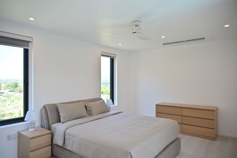 Chalet de 4 dormitorios en Phuket, Tailandia № 151703 - foto 15