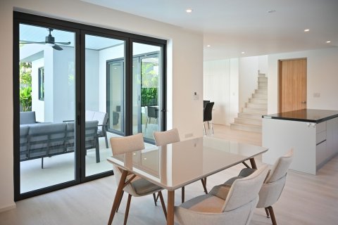 Chalet de 4 dormitorios en Phuket, Tailandia № 151703 - foto 12