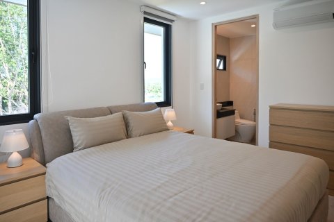 Chalet de 4 dormitorios en Phuket, Tailandia № 151703 - foto 20