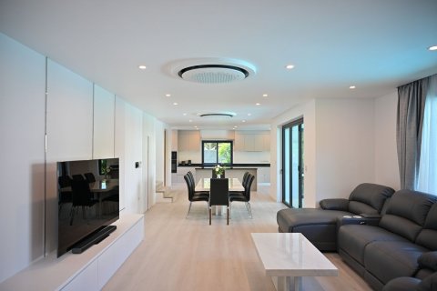 Chalet de 4 dormitorios en Phuket, Tailandia № 151703 - foto 3