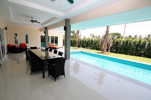 Casa de 3 dormitorios en Hua Hin, Tailandia № 67192 - foto 2