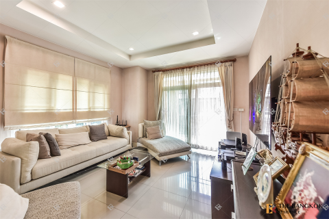 Casa de 3 dormitorios en Bangkok, Tailandia № 189453 - foto 2