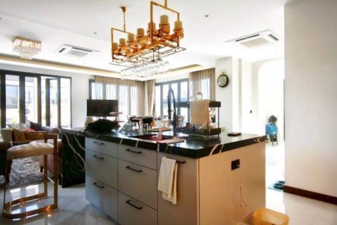 Chalet de 4 dormitorios en Pattaya, Tailandia № 152281 - foto 6
