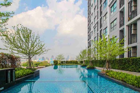 Condominio de 2 dormitorios en Thonburi, Bangkok, Tailandia № 183539 - foto 2