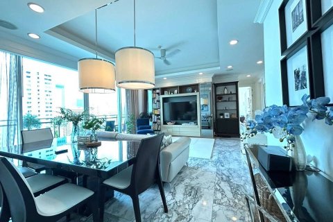 Condominio de 3 dormitorios en Bangkok, Tailandia № 180674 - foto 6