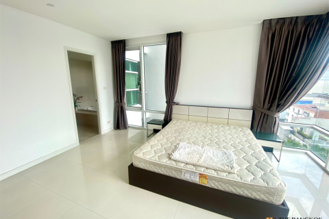 Condominio de 3 dormitorios en Bangkok, Tailandia № 209290 - foto 2