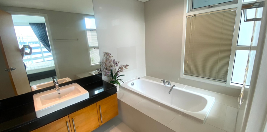 Condominio de 3 dormitorios en Bangkok, Tailandia № 209290