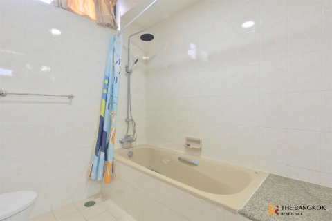 Eigentumswohnung in Bangkok, Thailand, 3 Schlafzimmer № 209291 - Foto 2
